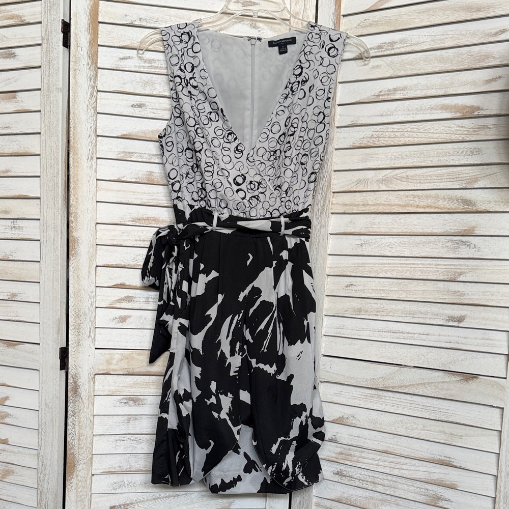 Banana Republic V-neck Belted Patterned Dress